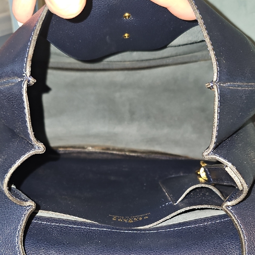 Authentic Vintage Delvaux Cerceau GM in Navy Blue Leather with Mirror *Stunning* - Picture 8 of 13